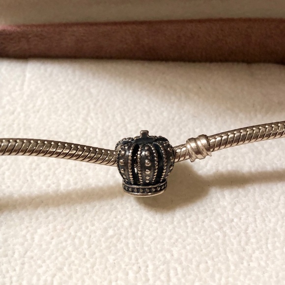 PANDORA Queen Crown Charm - Picture 1 of 2